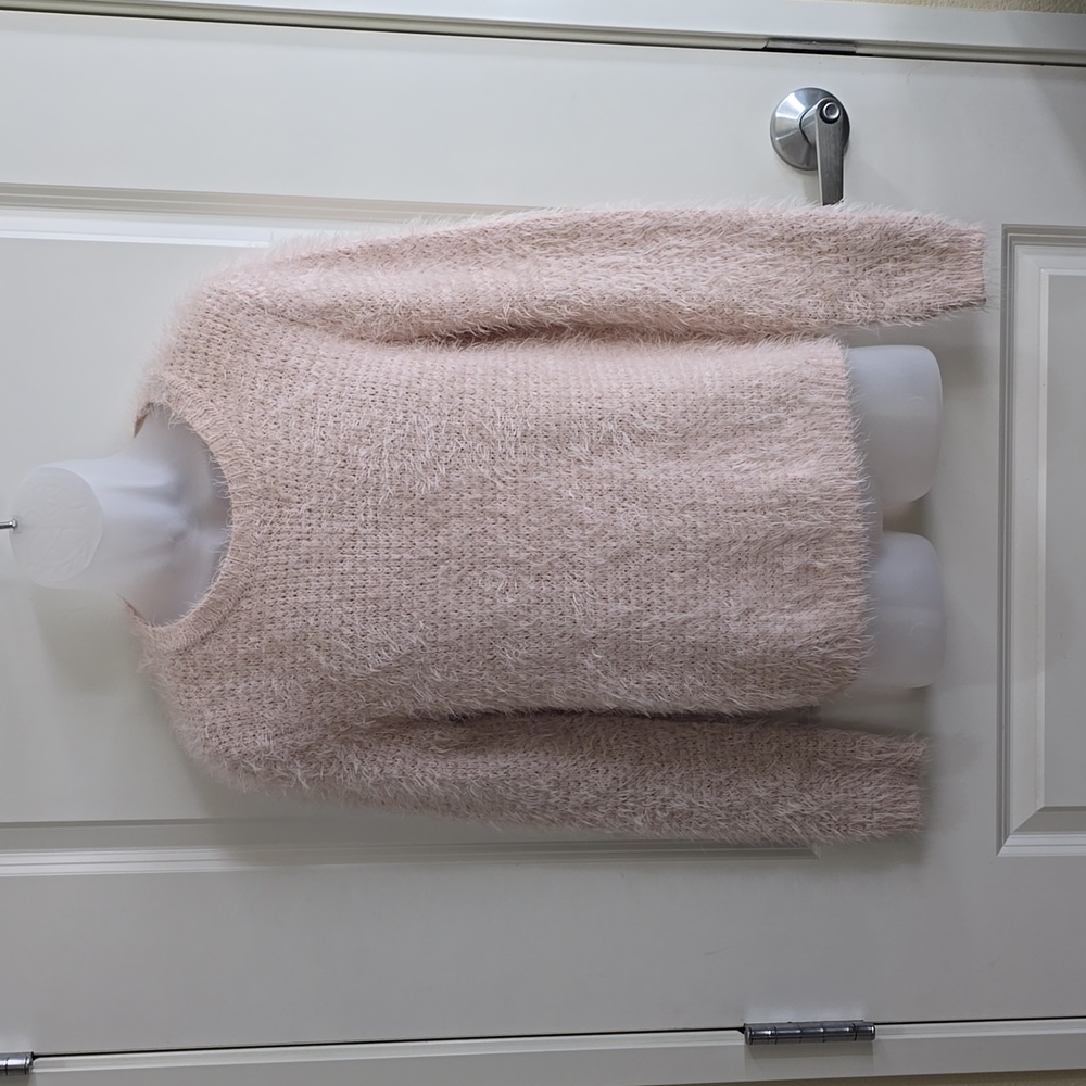 Forever 21 Soft and Fuzzy Light Pink Sweater Size Large
